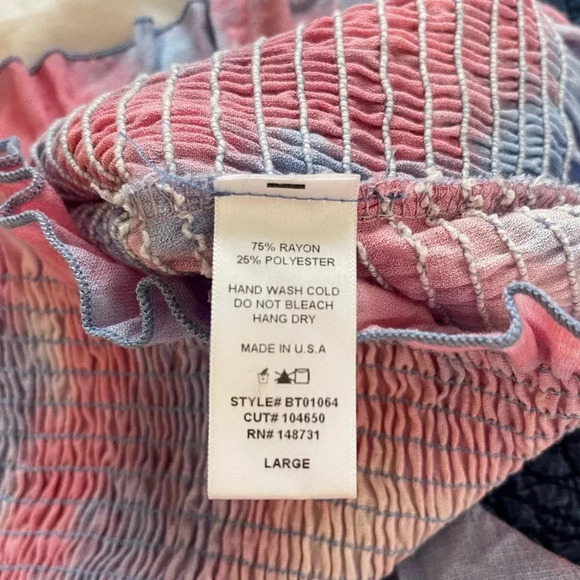 Made With Love Blue Blush Smocked Cropped Top Size Large - Picture 5 of 5